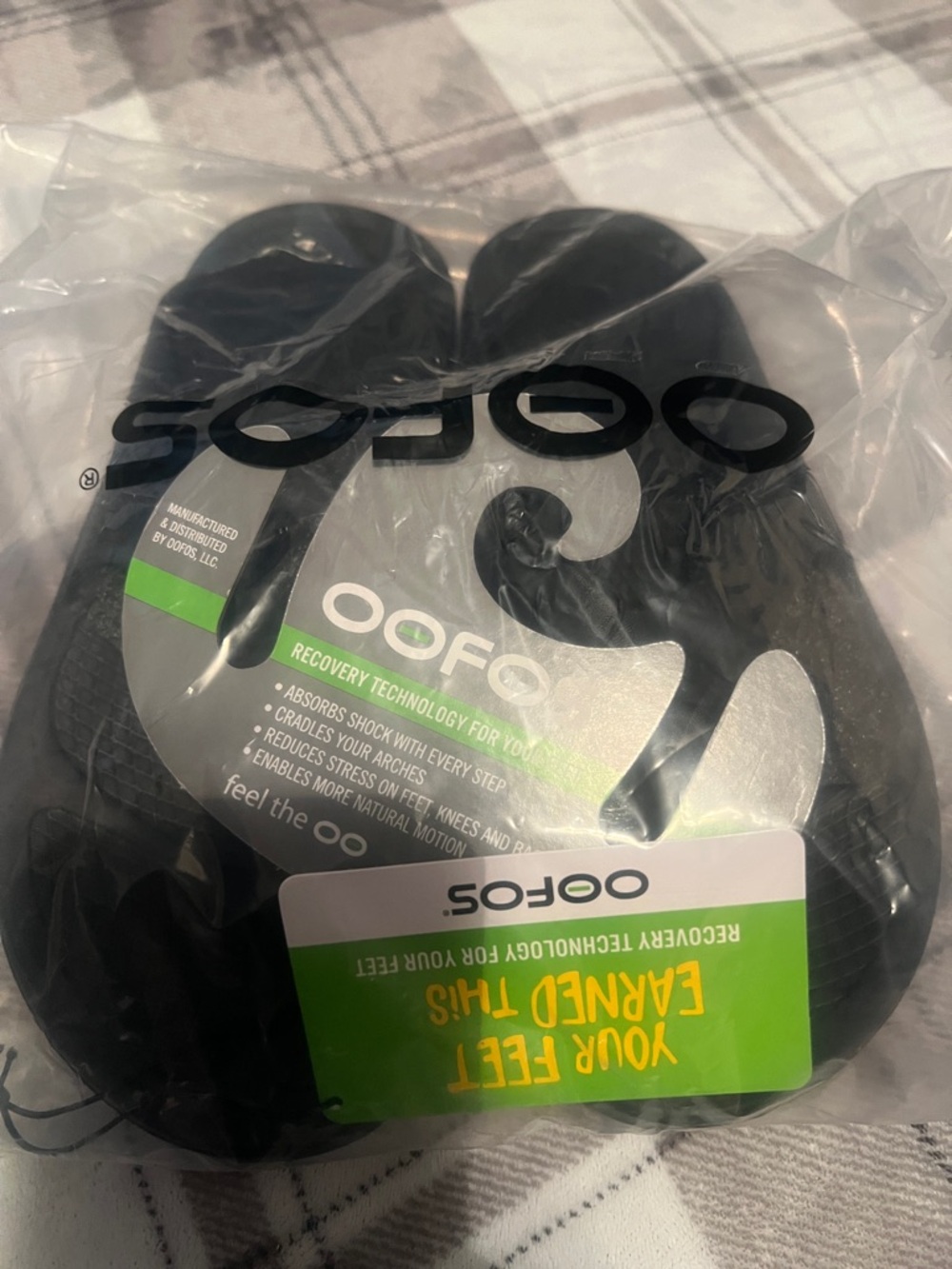 OOFOS Women’s Black Recovery Flip Sandals - Picture 7 of 7